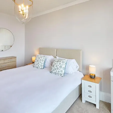 Host & - Swift View * 휫비