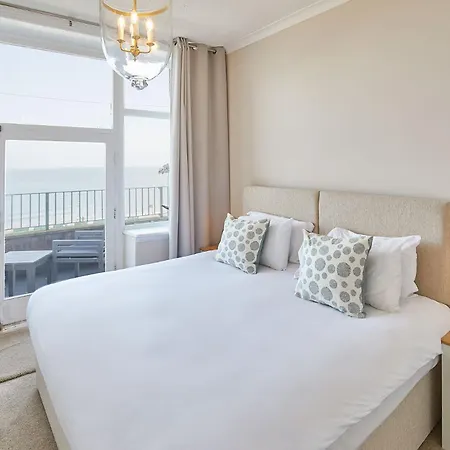 Host & - Swift View * Whitby